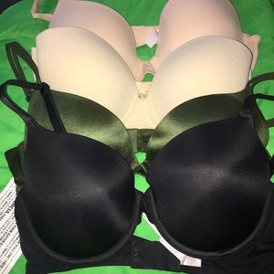 Lot of four 36C Victoria’s Secret Bras